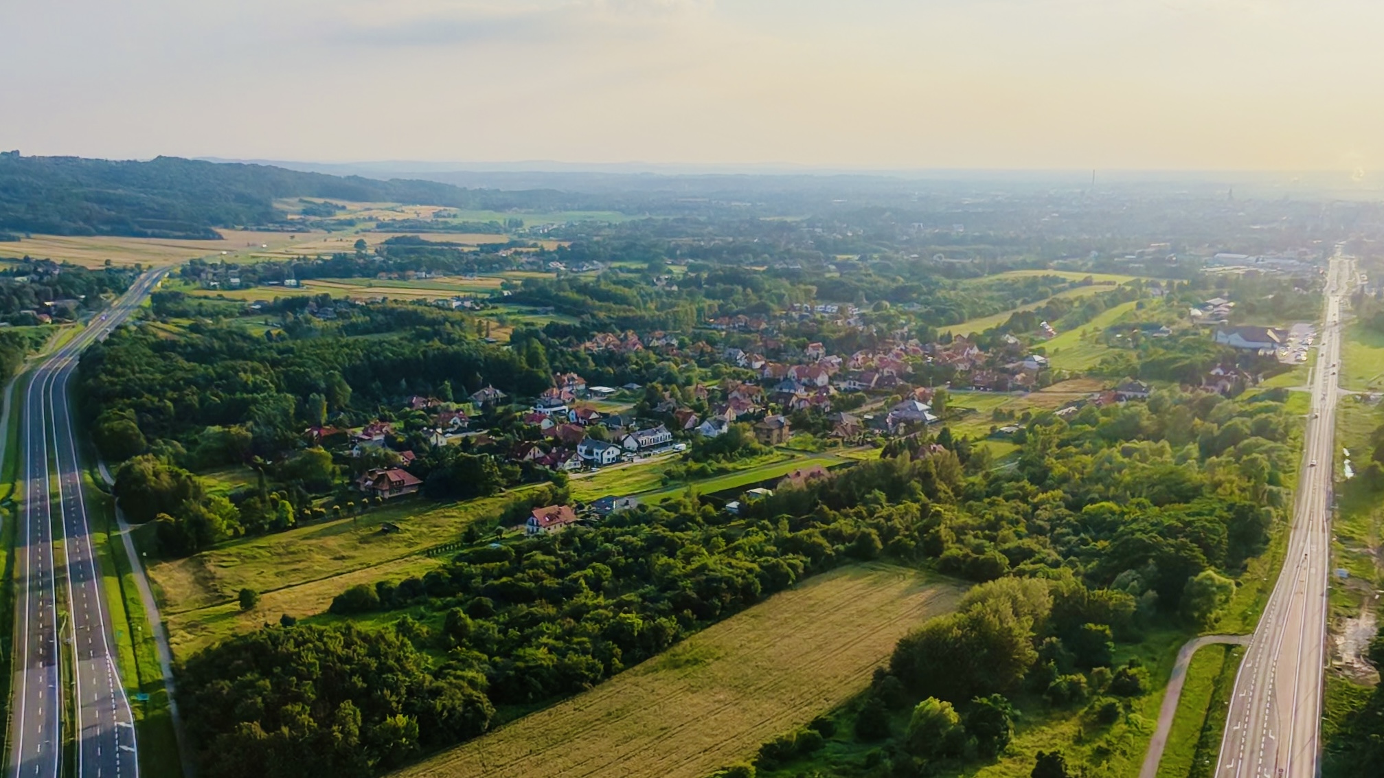 Osiedle Nauczycielskie położone pomiędzy południową obwodnicą Tarnowa a ulicą Lwowską
